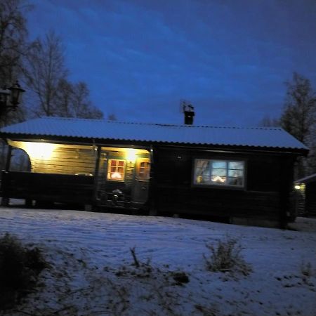 Mysig Timmerstuga Vid Sjoen Bjoerken 34 Roennsudden Grangarde Luaran gambar